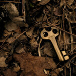 a key lying on the ground / Schlüsseldienst Zürich