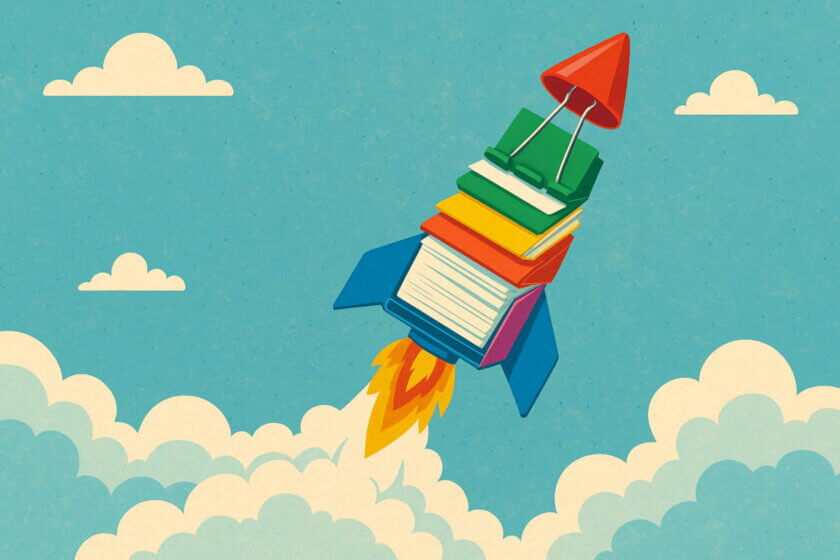 Effizient arbeiten (Illustration einer bunten Rakete, die aus gestapelten Büroordnern und Notizbüchern besteht und in einem wolkigen Himmel aufsteigt; die Spitze der Rakete ist ein roter Foldback-Clip.)